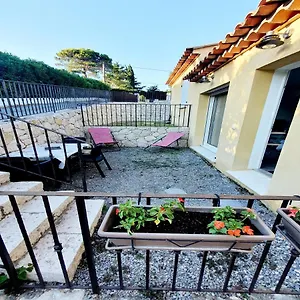 F2 Neuf Calme Climatisé Wifi Parking - 1,5 Km Appartement
